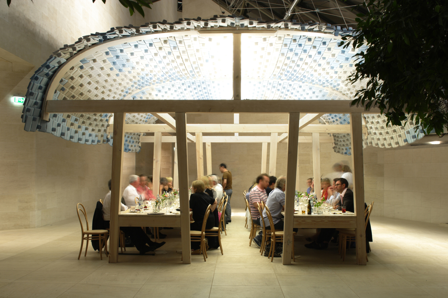 The Mudam Café, arranged by the French designers Ronan and Erwan Bouroullec, is the restaurant of the Musée d’Art Moderne Grand-Duc Jean