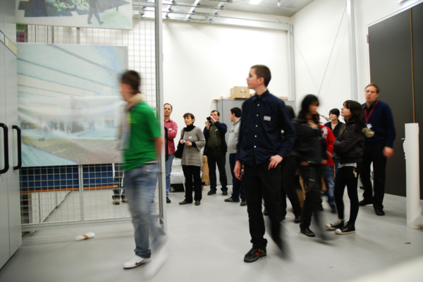Visit Mudam with your class (early, primary and high school education). We offer interactive guided tours, adapted to the level of the group. Different languages and themes are available.